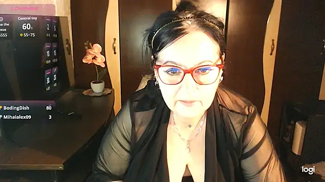 exiMIlf live XXX chat