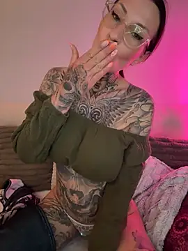 XXX chat uživo modela MeganWitch