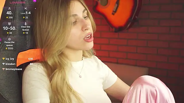 Chat +18 de EllieCutes ao vivo