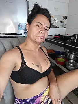 Chat +18 de zamara_and_erik ao vivo