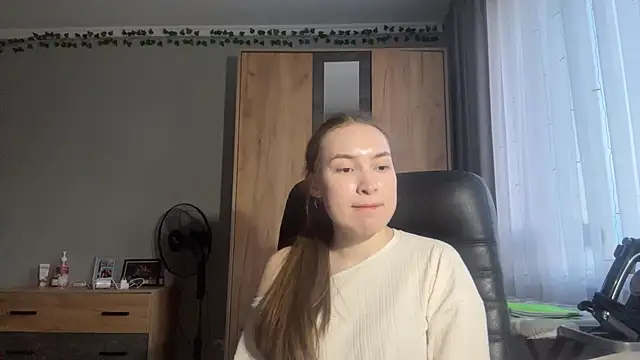 Milaissocute Adlı Modelin Canlı XXX Sohbeti