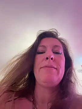 Chat +18 de Lwhite1 ao vivo