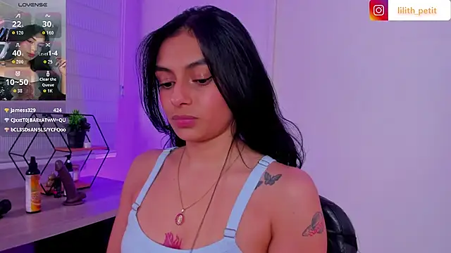 XXX chat uživo modela lilith_petit_