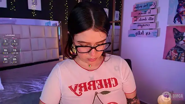 aria_bloomer's Live XXX Chat