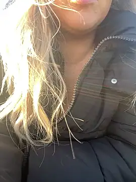 Show webcam de Bustyblondebabe32