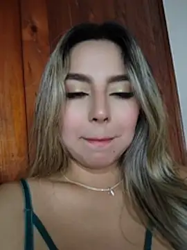 CelesteBlaze_ Adlı Modelin Canlı XXX Sohbeti