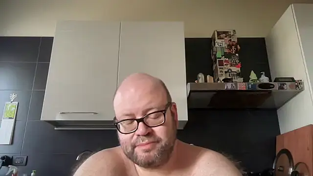 theitalianbear Webcam Show
