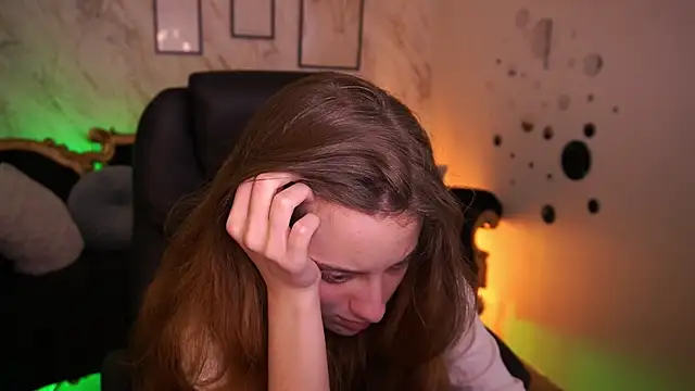 CuteeFoxy Chat XXX in diretta