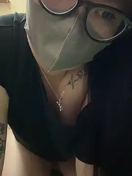 HaleyKin Chat XXX in diretta