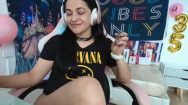 LovelyAzucena's Live XXX Chat