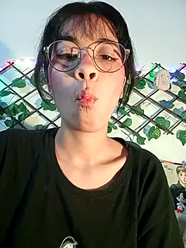 _dolliette_ Adlı Modelin Canlı XXX Sohbeti