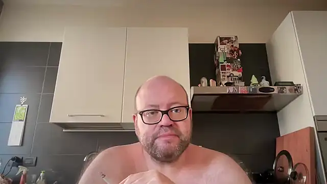 theitalianbear Chat XXX live