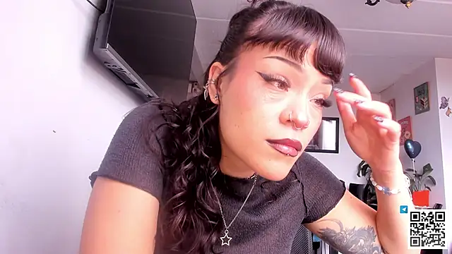 seijaku_ Chat XXX in diretta