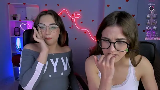 lina_fox12 Adlı Modelin Canlı XXX Sohbeti