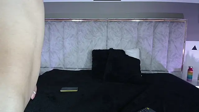 JiangShy666 Show in webcam