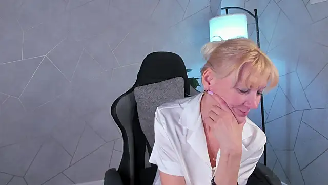 Julie_Lucas live XXX chat