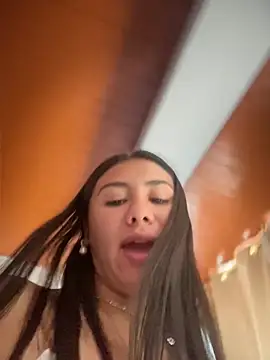 Soy_Daniela 现场XXX聊天