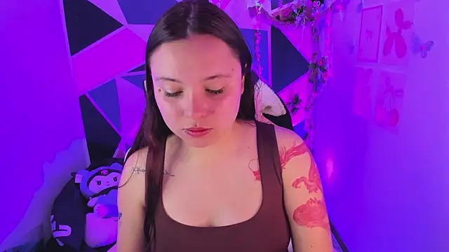Chat +18 de little_emma0 ao vivo