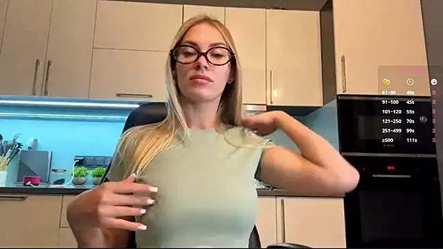 SoftnessMila's Live XXX Chat