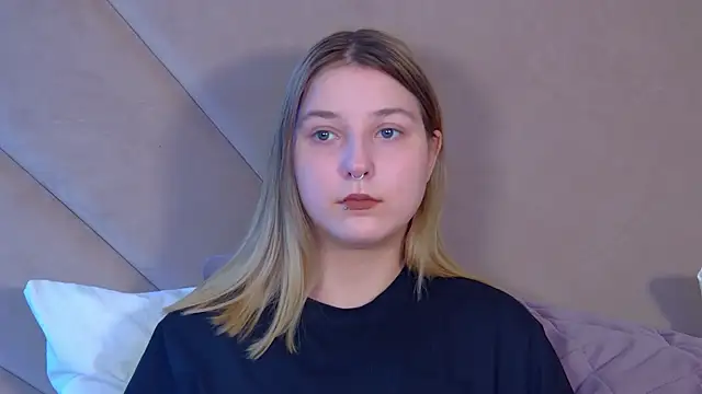 TinnaBurton Chat XXX in diretta