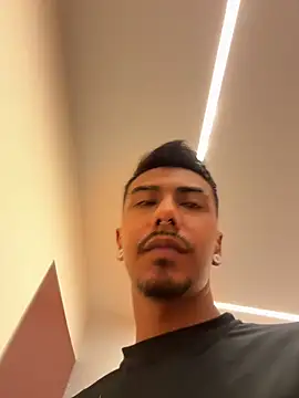 Latinmoster_boss Show Webcam
