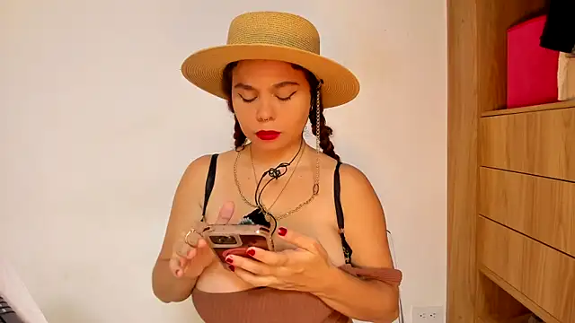 Bloom_Noor Chat XXX in diretta