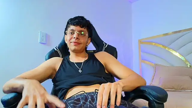 Milo_Storm Webcam-Show