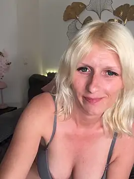 Pokazy przed kamerką – barbiplaymate