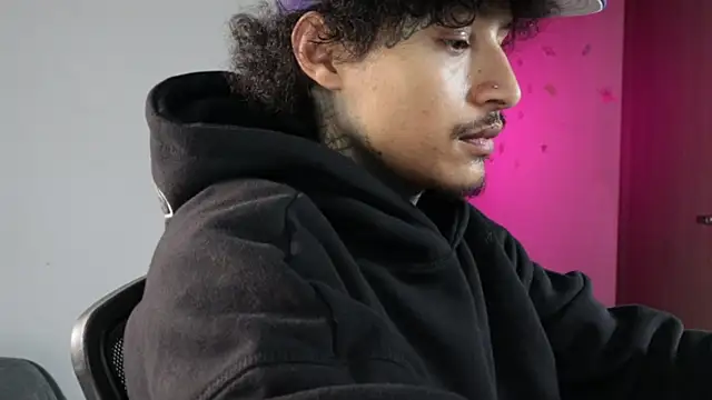 trieone – Naživo XXX chat