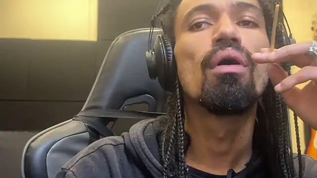 FavelaDaddyCum Show Webcam