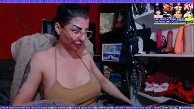 Chat XXX en directo de cuminmenowbbyx