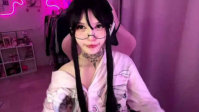 Chat +18 de ToxiraLuneX ao vivo