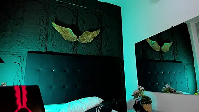 MillaGrey's Webcam Show