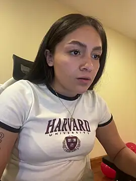 Alyha_Cortes' Live XXX Chat