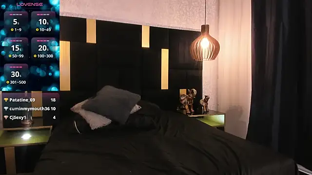 Lucio__Fox 现场XXX聊天