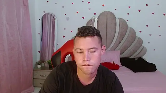 Webkamerová show sven_fox723