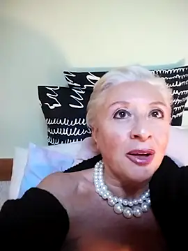divinaerotica Chat XXX in diretta