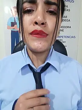 Chatroom XXX en direct de MAYE__13