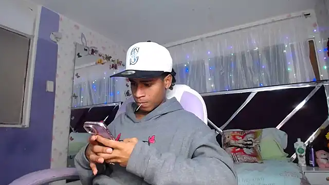 Santy_bigcock_01 Webcam show