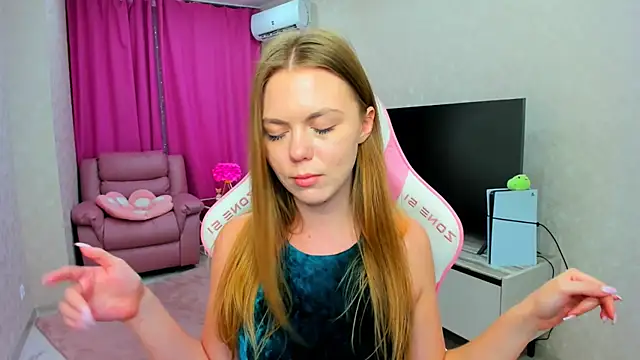 Strawberrye Adlı Modelin Canlı XXX Sohbeti