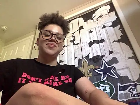QueenNuttCollector's Webcam Show