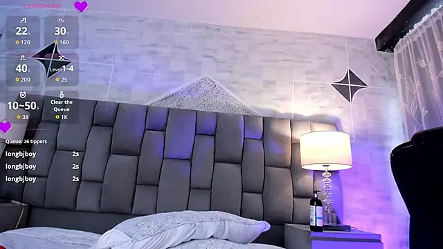 Chat +18 de CarolineFyre ao vivo