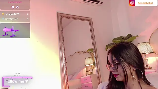 Chat +18 de SenniaBella ao vivo