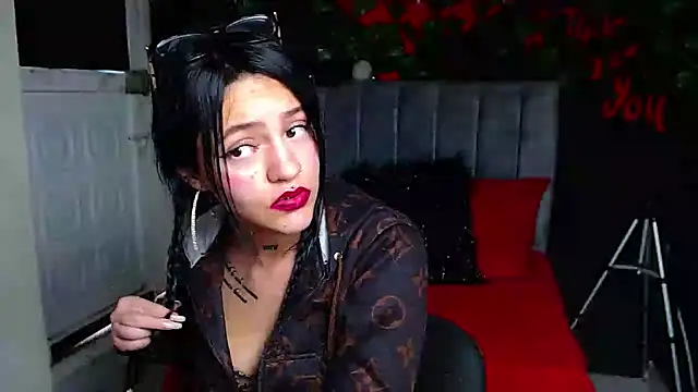 Chat +18 de Violettasquirt ao vivo