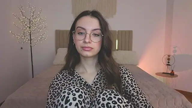 Show modela Real_cutie1 na web-kameri