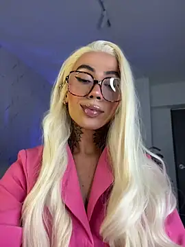 Chatroom XXX en direct de miss_tatiana_