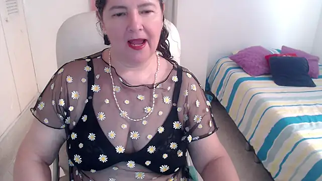 leonela_69 live XXX chat