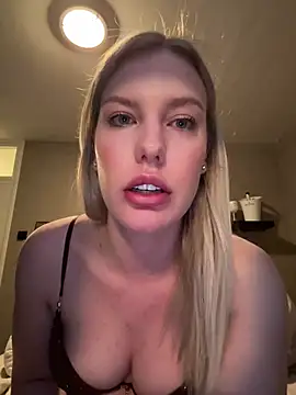 Chloemillerrxx webcam show