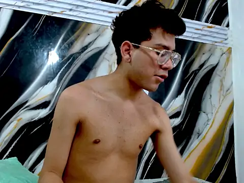 LAYAN_FEMBOY Webcamshow