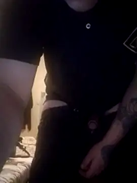 Czat XXX na żywo – JuicyBigcock@xh